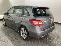 Usado Mercedes B180 122 CV (89 kW) 2017 Gris / plata Utilitario