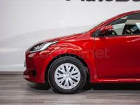 Usado Toyota Yaris Hybrid Business Edition 116 CV (85 kW) 2022 Rojo Berlina