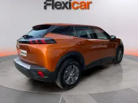 Usado Peugeot 2008 Active 101 CV (74 kW) 2021 Naranja SUV