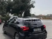Usado Mercedes A200 AMG line 136 CV (100 kW) 2016 Negro Utilitario