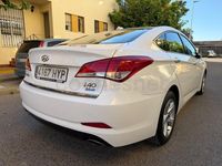 Usado Hyundai i40 136 CV (100 kW) 2015 Blanco Berlina