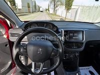 Usado Peugeot 208 Style 82 CV (60 kW) 2017 Rojo Utilitario