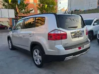 Usado Chevrolet Orlando LT 130 CV (95 kW) 2013 Gris / plata Monovolumen