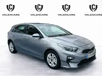 Usado Kia Ceed 120 CV (88 kW) 2024 Gris / plata Utilitario