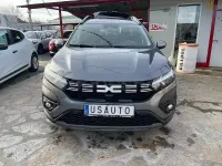 Usado Dacia Jogger Expression 110 CV (80 kW) 2025 Gris / plata Monovolumen