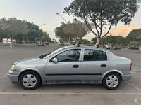 Usado Opel Astra Elegance 100 CV (73 kW) 2002 Gris / plata Berlina