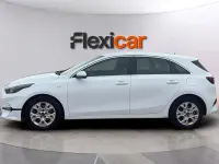 Usado Kia Ceed 136 CV (100 kW) 2023 Blanco Utilitario