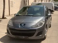 Usado Peugeot 207 Business-Line 75 CV (55 kW) 2010 Gris / plata Berlina