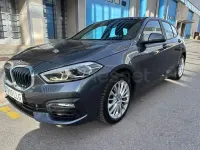 Usado BMW 116 Sport Line 116 CV (85 kW) 2021 Gris / plata Utilitario