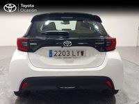 Usado Toyota Yaris Hybrid Active 116 CV (85 kW) 2022 Blanco Berlina