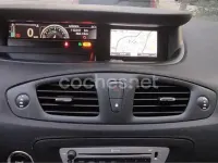 Usado Renault Scénic III 95 CV (69 kW) 2016 Blanco Monovolumen
