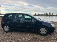 Usado VW Golf IV Highline 105 CV (77 kW) 2005 Negro Berlina