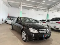 Usado Mercedes C200 Elegance 136 CV (100 kW) 2010 Negro Berlina