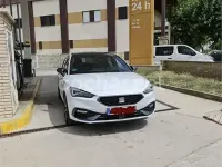 Usado Seat Leon FR 150 CV (110 kW) 2021 Blanco Berlina