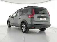Usado Dacia Jogger Expression 100 CV (73 kW) 2025 Verde Monovolumen