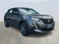 Usado Peugeot 2008 Active 110 CV (80 kW) 2022 Gris SUV