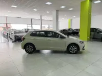 Usado VW Polo Life 95 CV (69 kW) 2023 Beige Utilitario