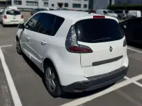 Usado Renault Scénic III LIMITED 116 CV (85 kW) 2015 Blanco Monovolumen