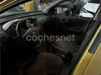 Usado Opel Corsa Club 65 CV (47 kW) 2002 Amarillo Utilitario