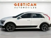 Begagnad Kia Niro 141 HK (103 kW) 2024 Vit SUV