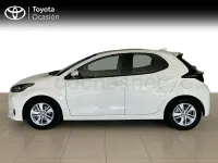 Usado Toyota Yaris Hybrid Business Edition 116 CV (85 kW) 2022 Blanco Berlina