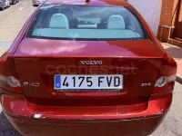 Usado Volvo S40 Kinetic 136 CV (100 kW) 2007 Granate Berlina