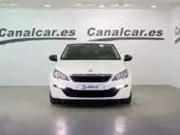 Usado Peugeot 308 Access 100 CV (73 kW) 2017 Blanco