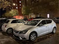 Usado Seat Leon Reference 105 CV (77 kW) 2015 Gris / plata Berlina