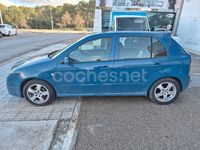 Usado Skoda Fabia 101 CV (74 kW) 2002 Azul Berlina