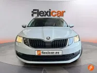 Usado Skoda Octavia Ambition 150 CV (110 kW) 2020 Blanco Familiar