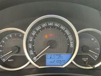 Usado Toyota Auris Live 132 CV (97 kW) 2013 Rojo Familiar