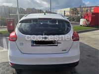 Usado Ford Focus Trend 125 CV (91 kW) 2015 Blanco Berlina