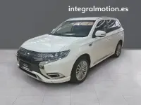 Usado Mitsubishi Outlander P-HEV 224 CV (164 kW) 2021 Blanco SUV