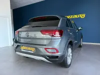 Usado VW T-Roc Life 150 CV (110 kW) 2023 Gris / plata SUV