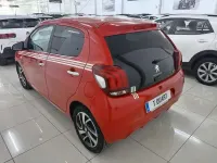 Usado Peugeot 108 Collection 82 CV (60 kW) 2017 Rojo Berlina