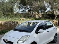 Usado Toyota Yaris Live 69 CV (50 kW) 2011 Blanco Utilitario