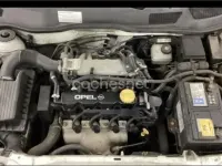 Usado Opel Astra Club 75 CV (55 kW) 2001 Blanco Berlina
