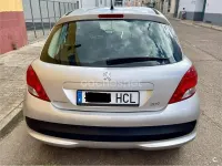 Usado Peugeot 207 Active 75 CV (55 kW) 2011 Gris / plata Berlina