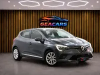 Usado Renault Clio V Intens 140 CV (102 kW) 2021 Gris / plata Berlina