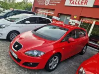 Usado Seat Leon Reference 105 CV (77 kW) 2010 Rojo Utilitario