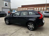 Usado Volvo XC60 Kinetic 136 CV (100 kW) 2015 Negro SUV