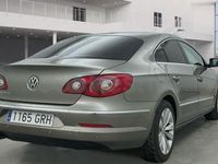 Usado VW Passat Highline 160 CV (117 kW) 2009 Gris / plata Berlina