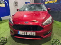 Begagnad Ford Focus ST-Line 125 HK (91 kW) 2016 Röd Sedan