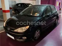 Usado Peugeot 206 75 CV (55 kW) 2006 Negro Berlina