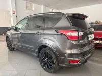 Usado Ford Kuga ST-Line 180 CV (132 kW) 2017 Gris / plata SUV