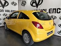 Usado Opel Corsa Selective 85 CV (62 kW) 2011 Amarillo Berlina