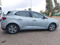 Usado Renault Mégane IV Zen 140 CV (102 kW) 2020 Gris Utilitario