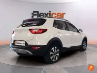 Usado Kia Stonic 120 CV (88 kW) 2021 Blanco SUV
