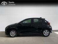 Usado Toyota Yaris Hybrid Active 116 CV (85 kW) 2022 Negro azabache