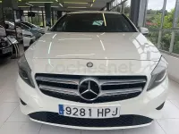 Usado Mercedes A180 Urban 109 CV (80 kW) 2013 Blanco Berlina